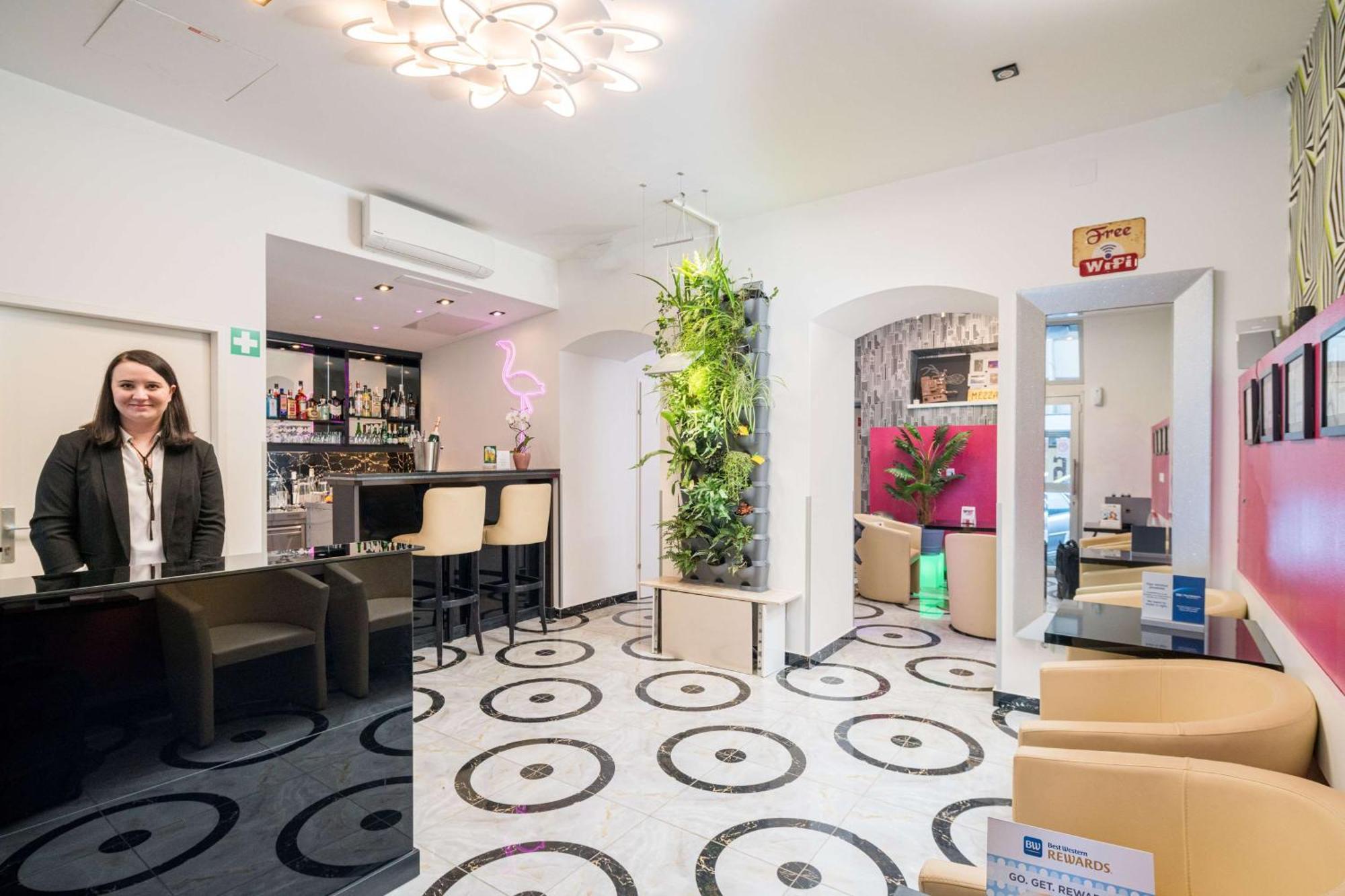 Apartahotel Western Celebrity 4*
