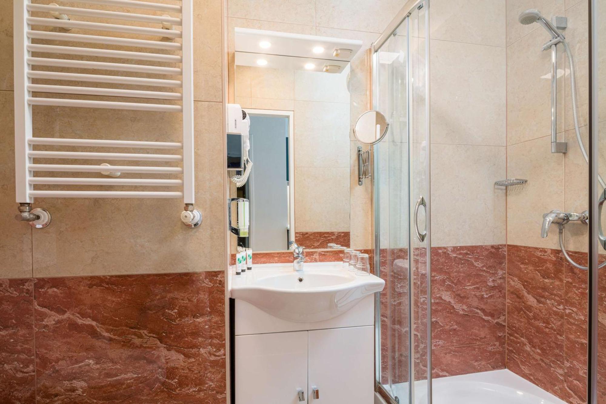 Western Celebrity Apartahotel Viena