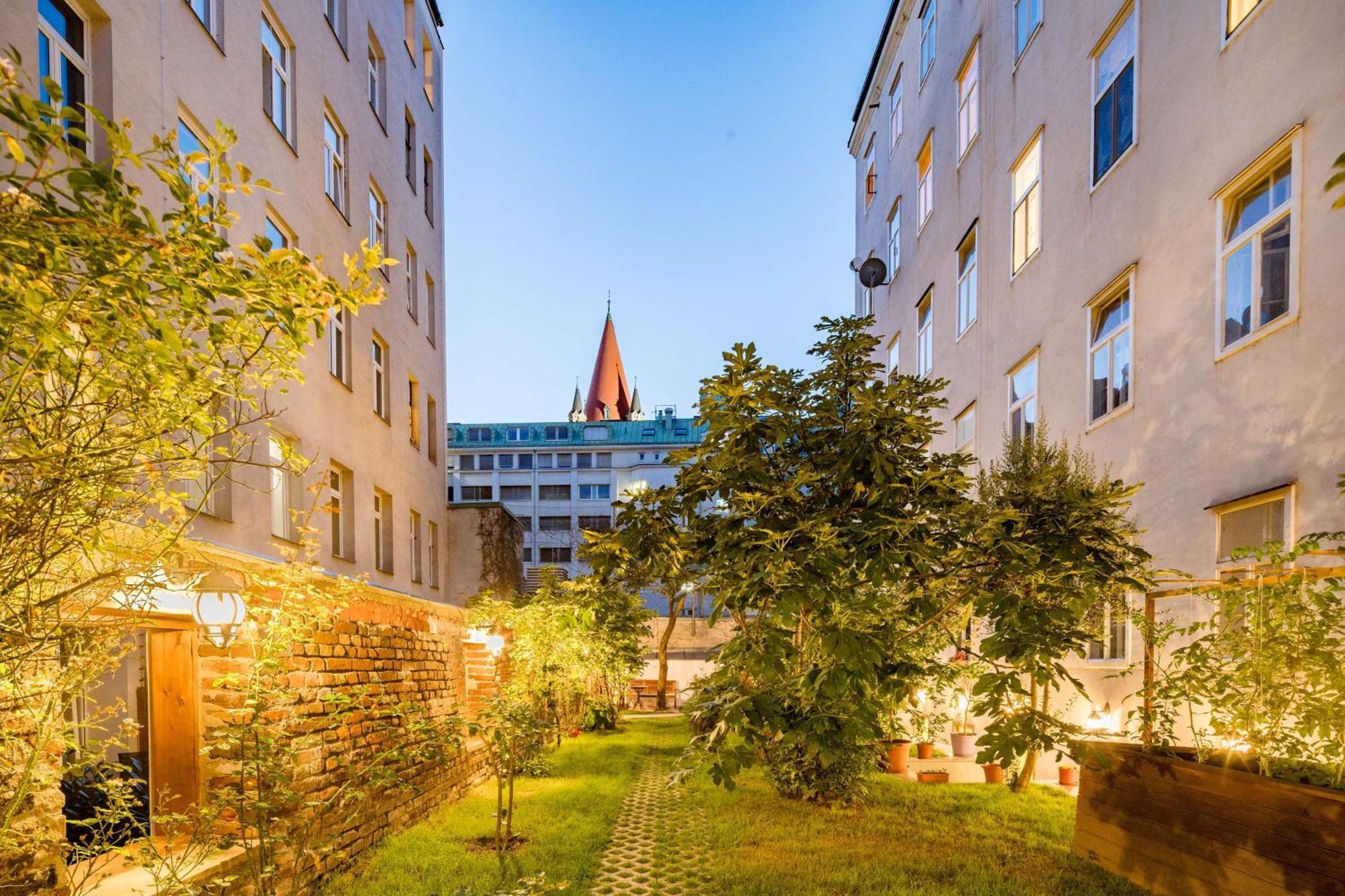 Western Celebrity Apartahotel 4*